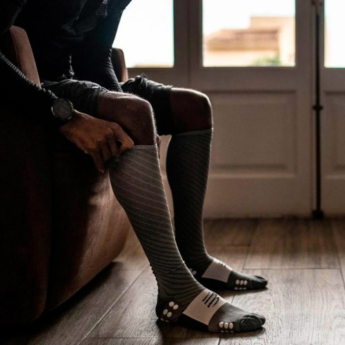 Compressport  гольфы Full socks recovery фото 2