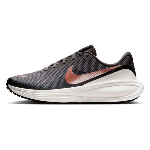 Nike  кроссовки женские Revolution 8