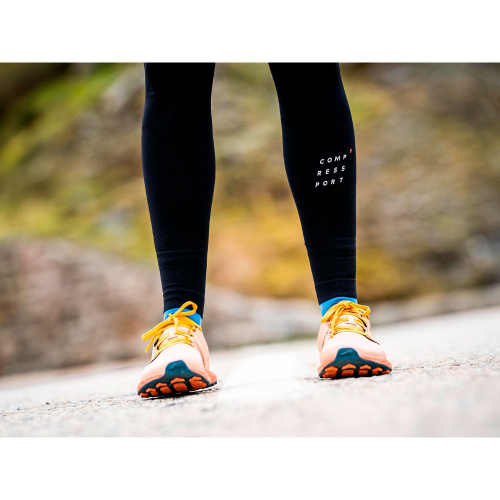 Compressport  тайтсы женские Run under фото 4